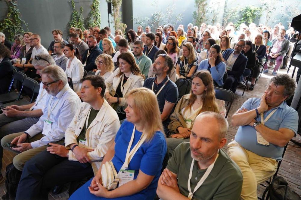 A Platform for Collaboration and Knowledge Sharing